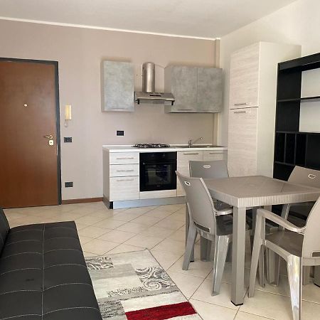 La Lanterna - Appartamenti In Residence Con Piscina 데센자노델가르다 외부 사진