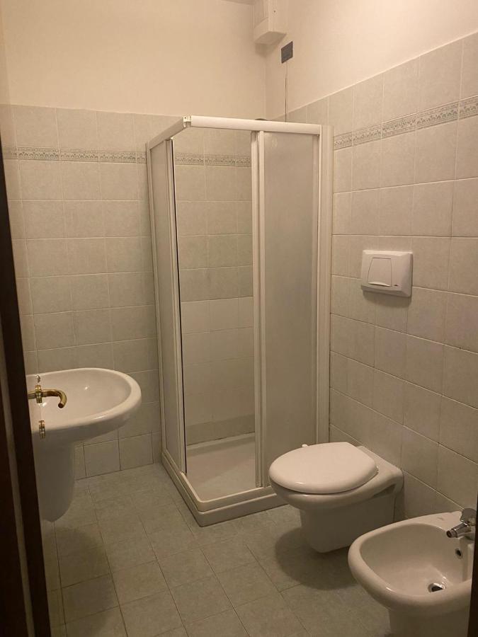 La Lanterna - Appartamenti In Residence Con Piscina 데센자노델가르다 외부 사진