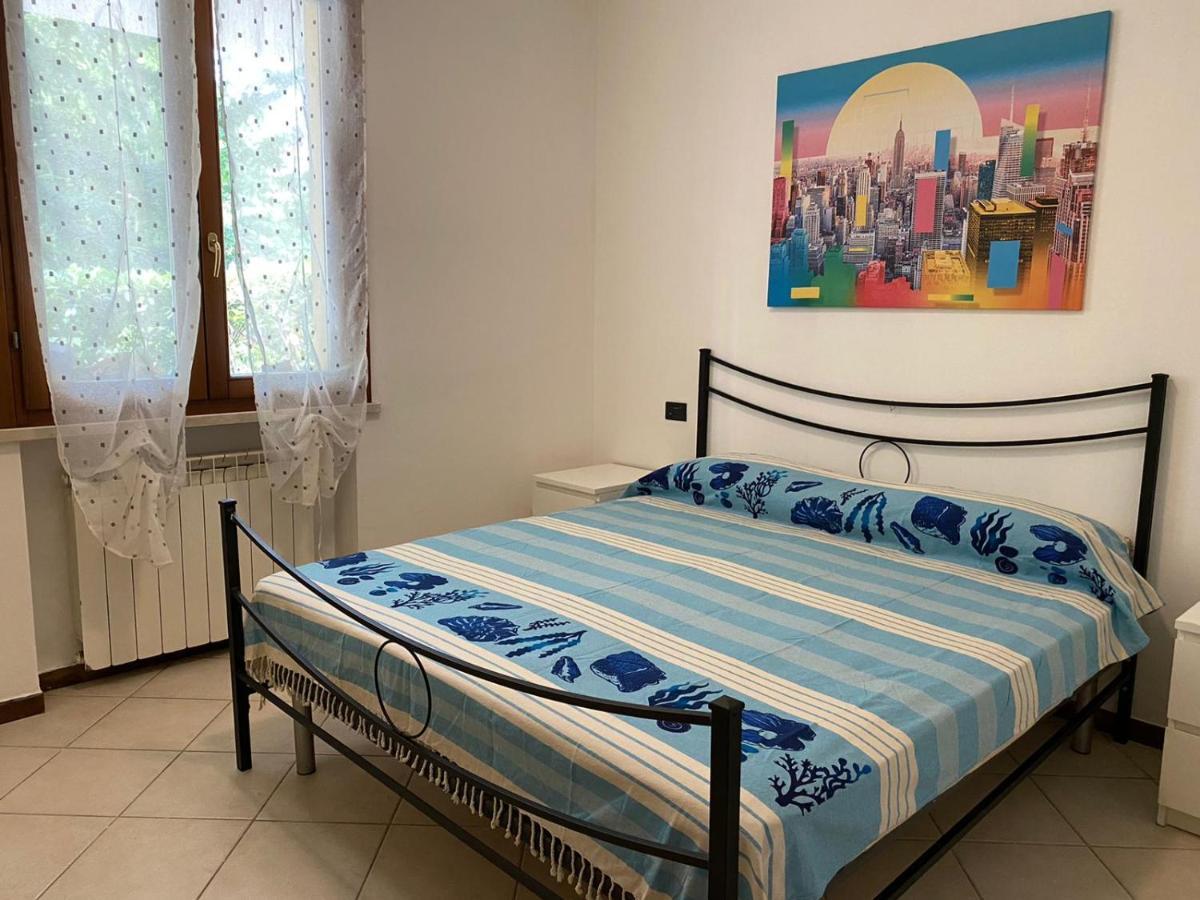 La Lanterna - Appartamenti In Residence Con Piscina 데센자노델가르다 외부 사진