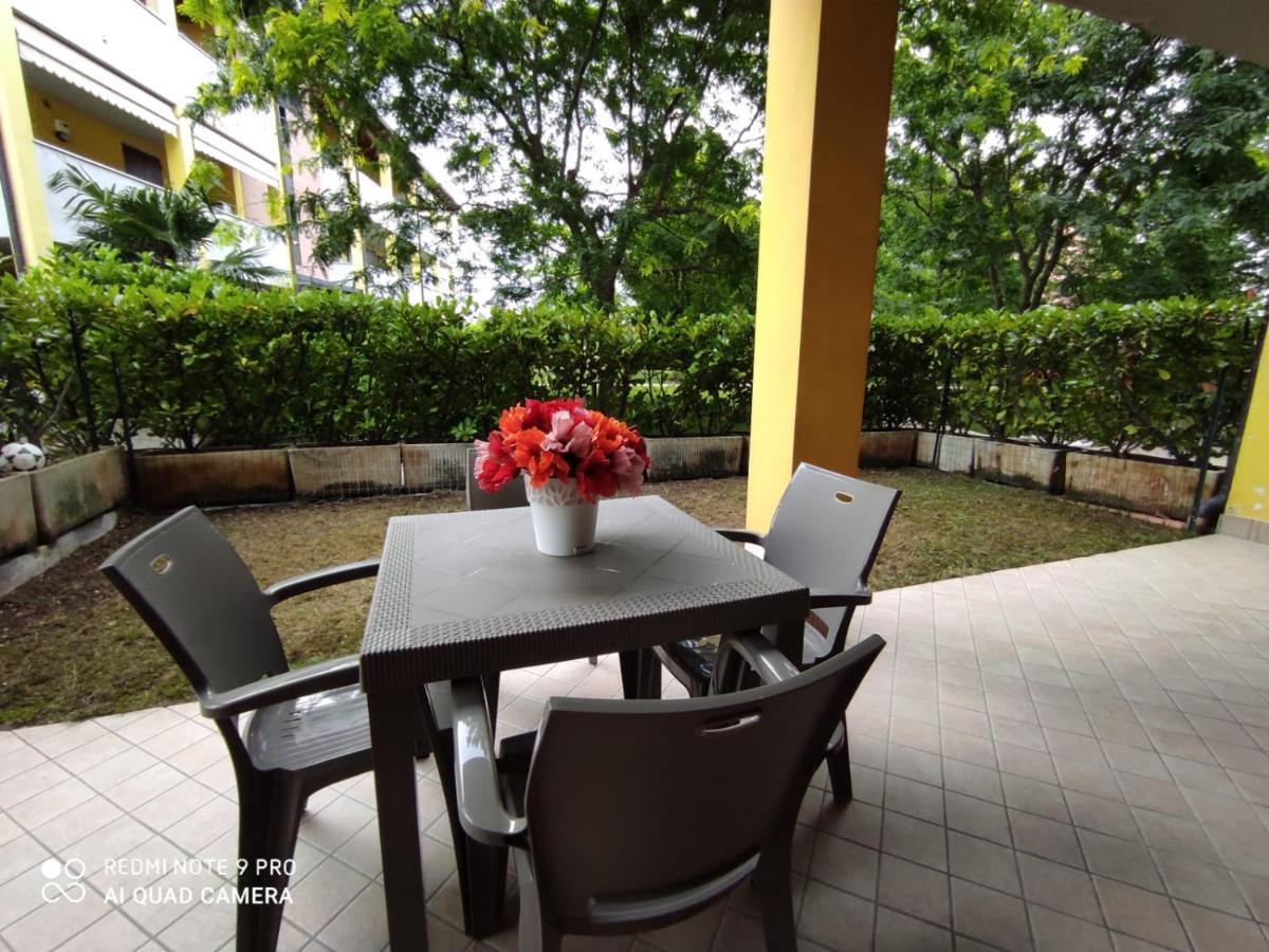 La Lanterna - Appartamenti In Residence Con Piscina 데센자노델가르다 외부 사진