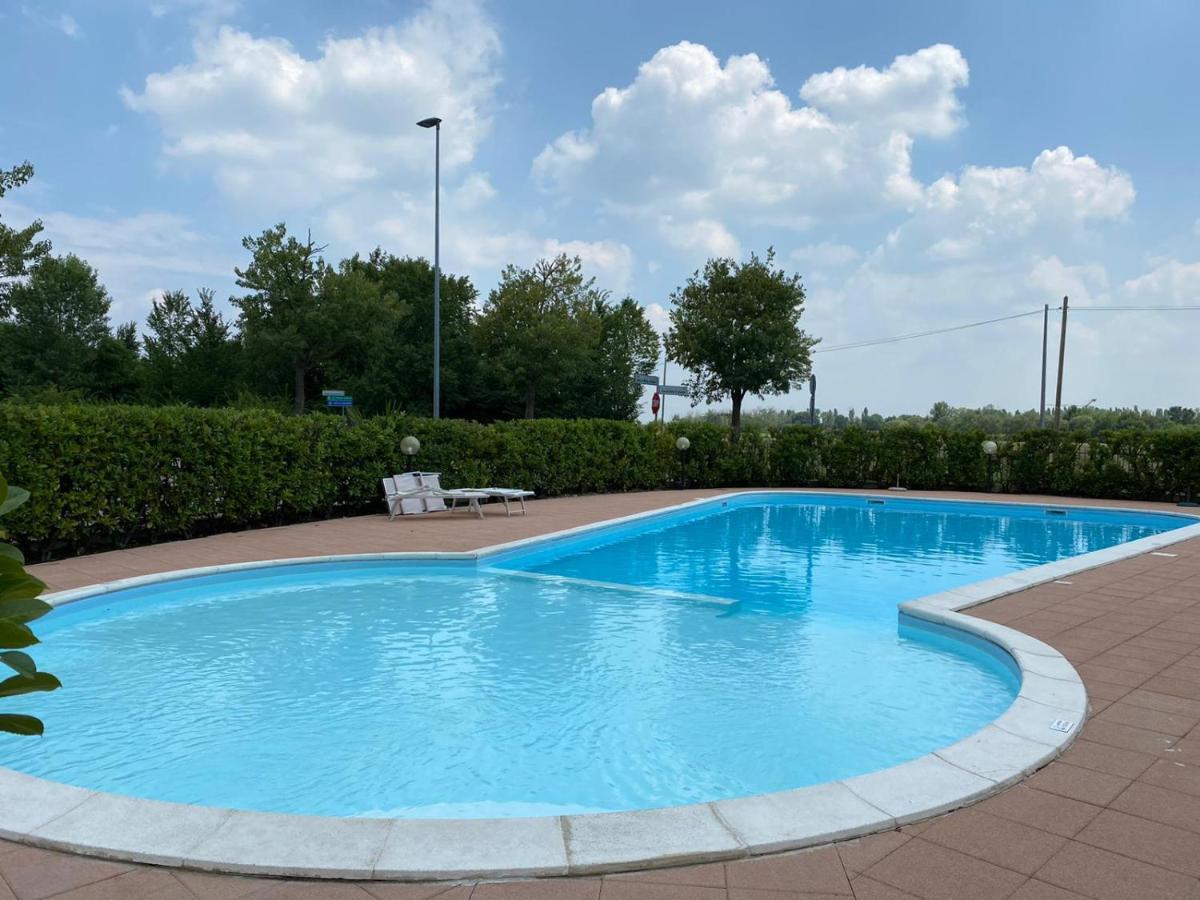 La Lanterna - Appartamenti In Residence Con Piscina 데센자노델가르다 외부 사진