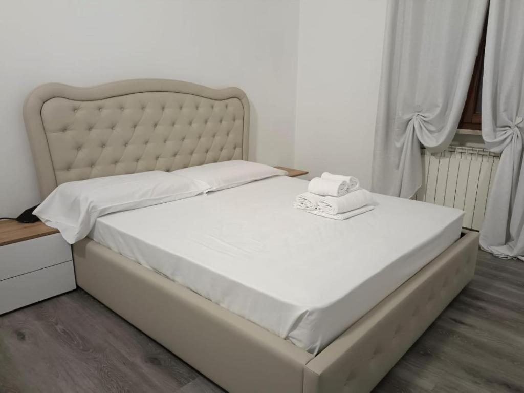 La Lanterna - Appartamenti In Residence Con Piscina 데센자노델가르다 외부 사진