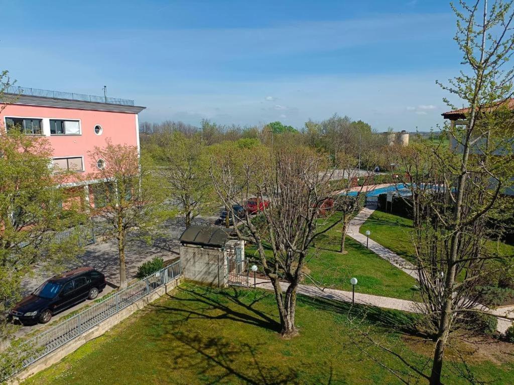La Lanterna - Appartamenti In Residence Con Piscina 데센자노델가르다 외부 사진